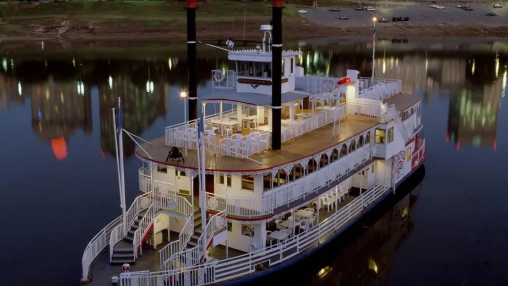 Dining Cruises and Riverboat Rides